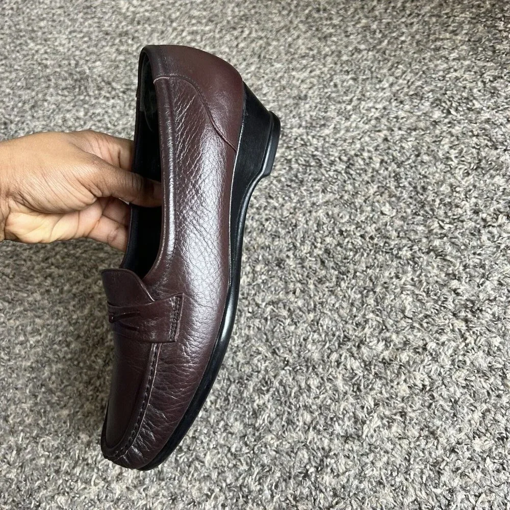 SAS Womens Size 10 M Easier Loafer Brown Burgundy Casual Slip On Shoes Tripad